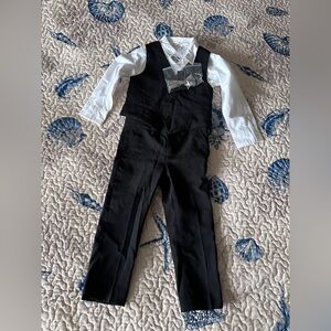 H&M Black Kids Formal 4 pc Suit (Vest, Pants, shirt & bow tie) Boys Size 2-3 NWT